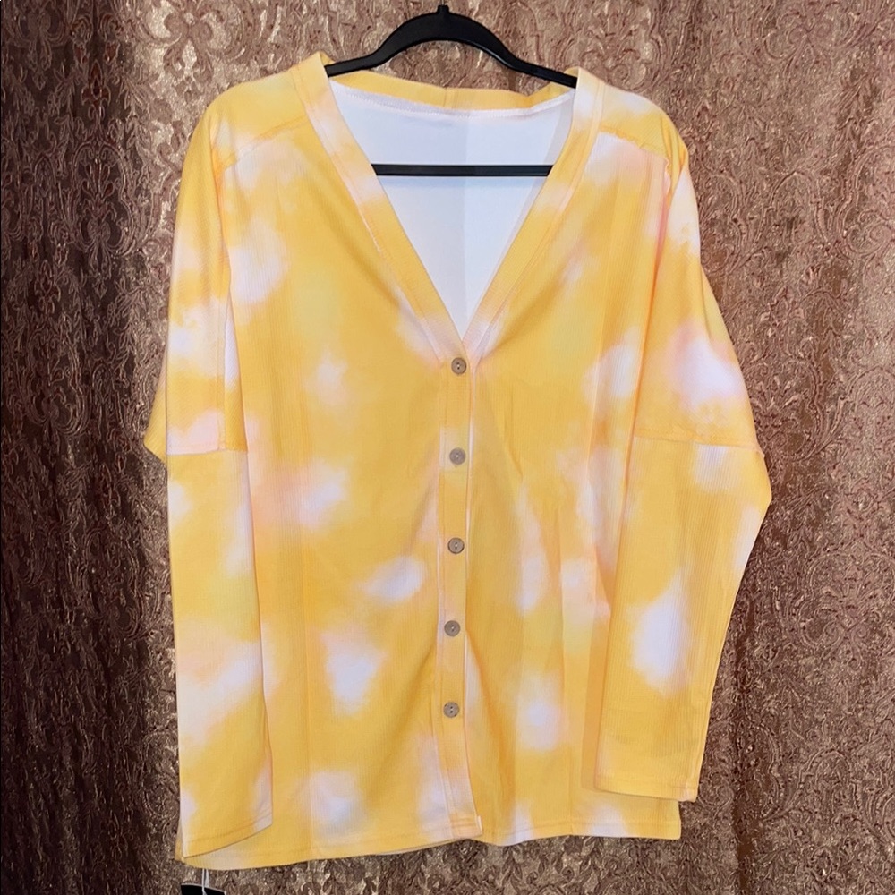NWT Flamingo Women’s Yellow Tie-Dye Button-Up Cardigan.  Size Small
